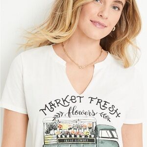 NWT Maurices “Market Fresh Flowers” Graphic Short Sleeve Tee. Size XL